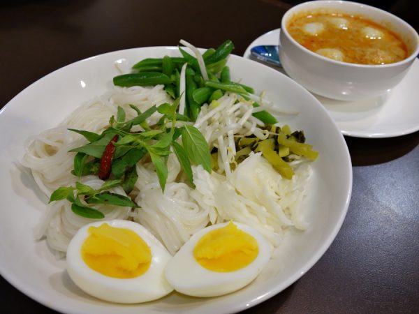 Kha nom jean nam ya pla (rice vermicelli with fish curry) at Pop Pop Thai Street Food